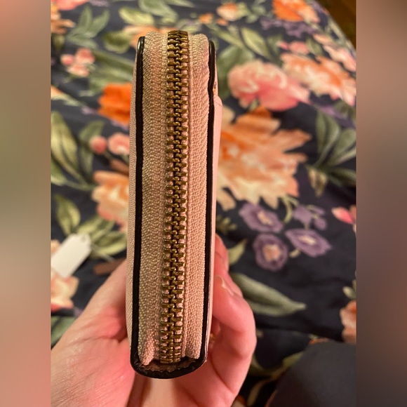 Kate Spade wallet. EUC - Picture 7 of 7